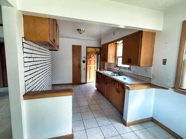 6352 W Medford AVENUE, Milwaukee, WI 53218