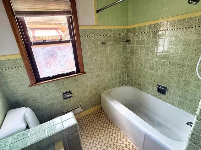6352 W Medford AVENUE, Milwaukee, WI 53218