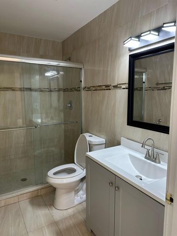 142 Lake Anne Drive, West Palm Beach, FL 33411