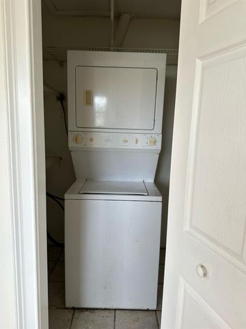 142 Lake Anne Drive, West Palm Beach, FL 33411