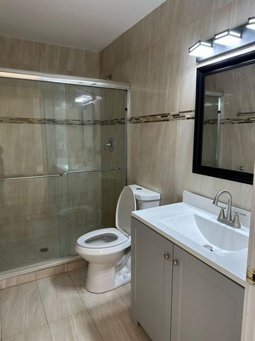 142 Lake Anne Drive, West Palm Beach, FL 33411