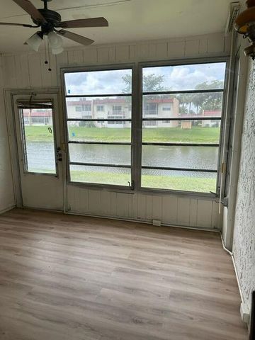 142 Lake Anne Drive, West Palm Beach, FL 33411