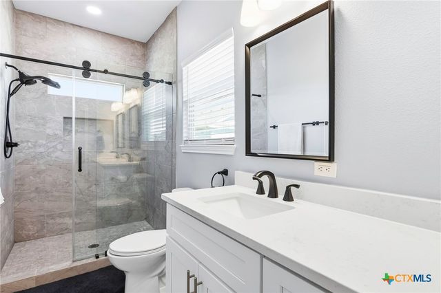 132 Breezeway Drive, Rockport, TX 78382