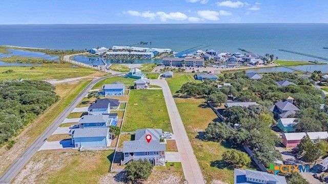 132 Breezeway Drive, Rockport, TX 78382