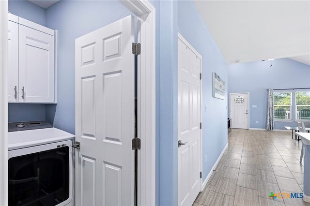 132 Breezeway Drive, Rockport, TX 78382