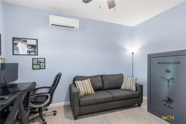 132 Breezeway Drive, Rockport, TX 78382