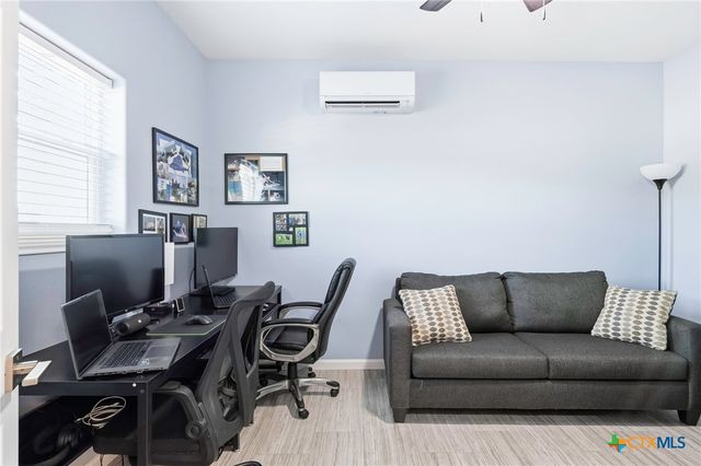 132 Breezeway Drive, Rockport, TX 78382