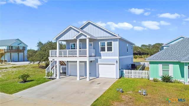 132 Breezeway Drive, Rockport, TX 78382