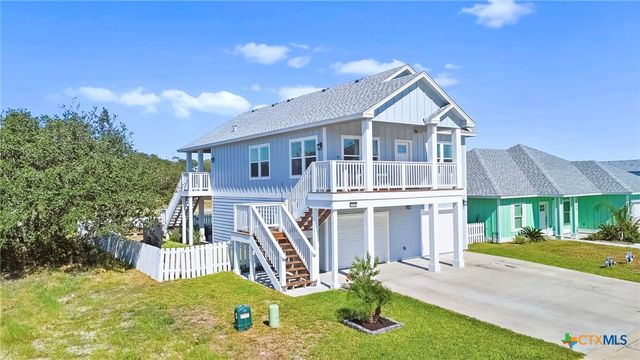 132 Breezeway Drive, Rockport, TX 78382