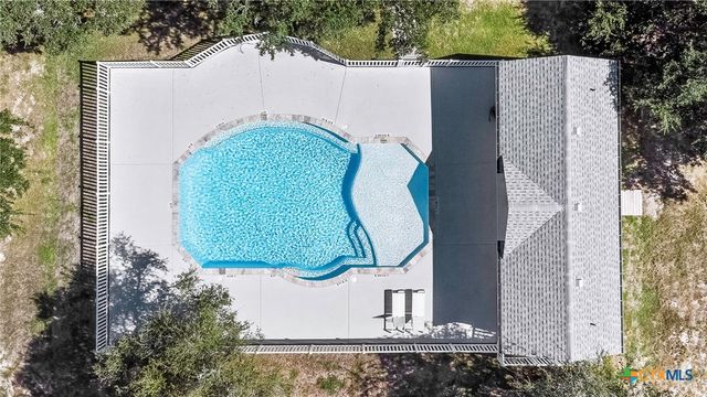 132 Breezeway Drive, Rockport, TX 78382