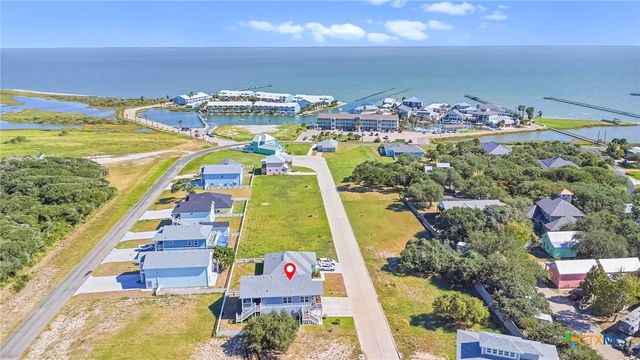 132 Breezeway Drive, Rockport, TX 78382