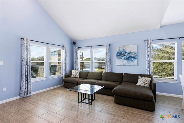 132 Breezeway Drive, Rockport, TX 78382