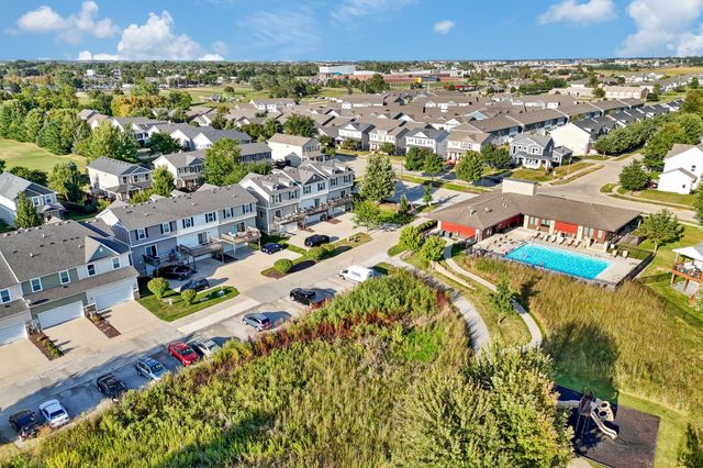 52 SE Booth Avenue, Waukee, IA 50263