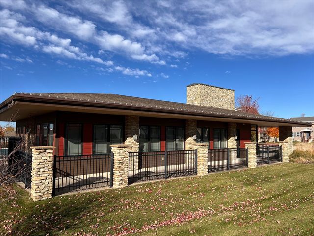 52 SE Booth Avenue, Waukee, IA 50263