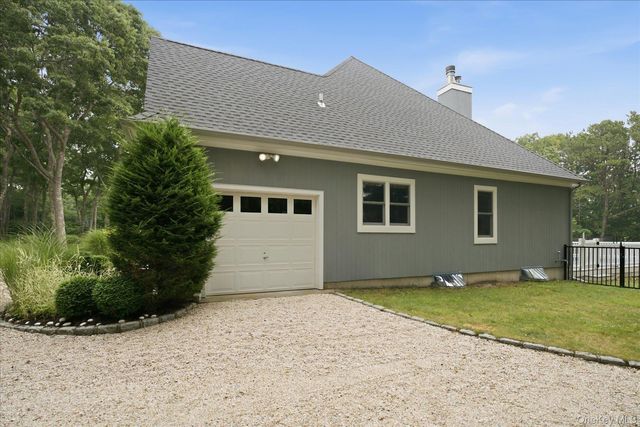 90 Lakeside Lane, Westhampton, NY 11977