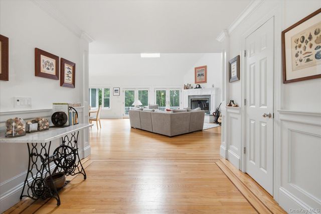 90 Lakeside Lane, Westhampton, NY 11977