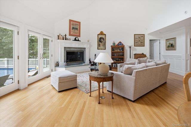 90 Lakeside Lane, Westhampton, NY 11977