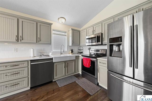 829 Tanager Road, Mankato, MN 56001