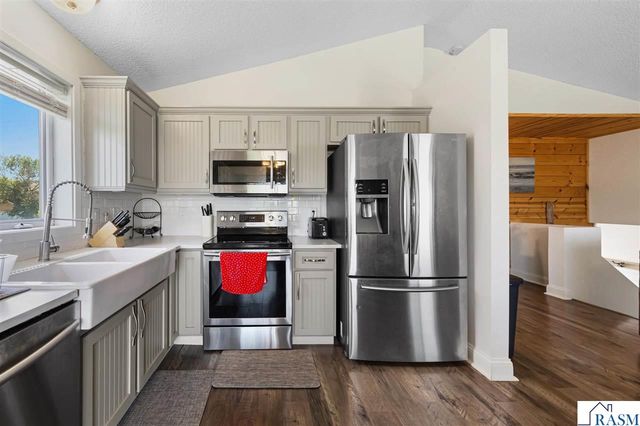 829 Tanager Road, Mankato, MN 56001