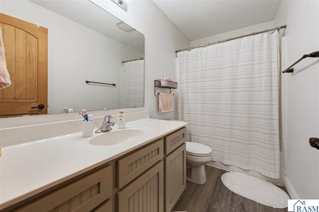 829 Tanager Road, Mankato, MN 56001