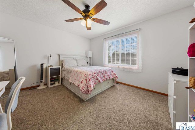 829 Tanager Road, Mankato, MN 56001