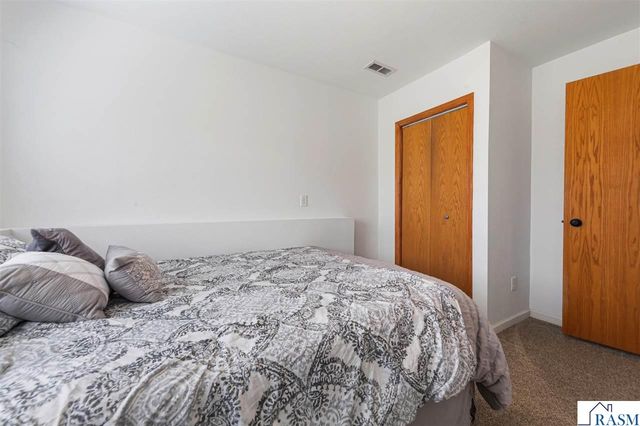 829 Tanager Road, Mankato, MN 56001