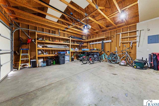 829 Tanager Road, Mankato, MN 56001