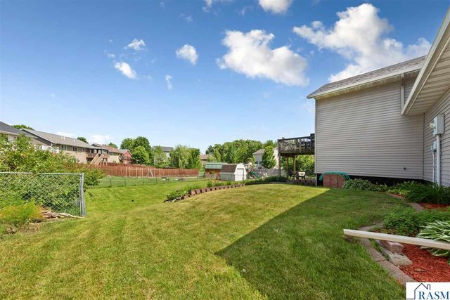 829 Tanager Road, Mankato, MN 56001