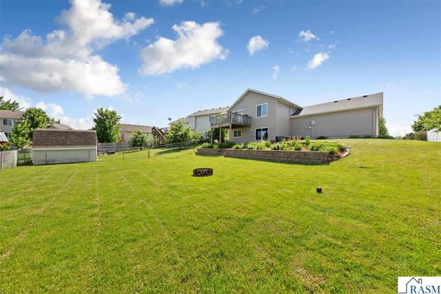 829 Tanager Road, Mankato, MN 56001