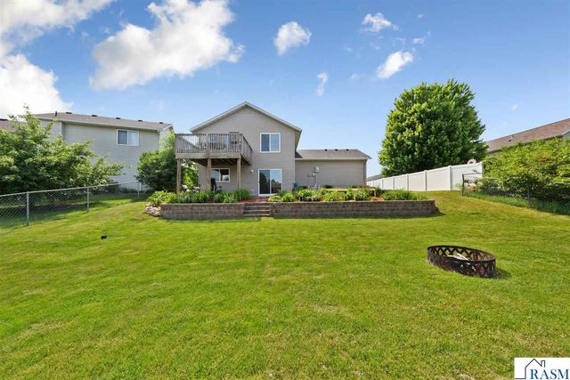 829 Tanager Road, Mankato, MN 56001