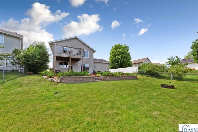 829 Tanager Road, Mankato, MN 56001
