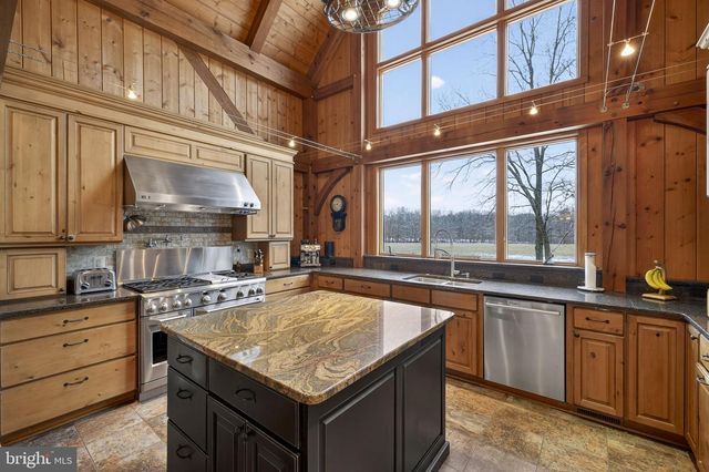 15157 PURCELLVILLE RD, Purcellville, VA 20132
