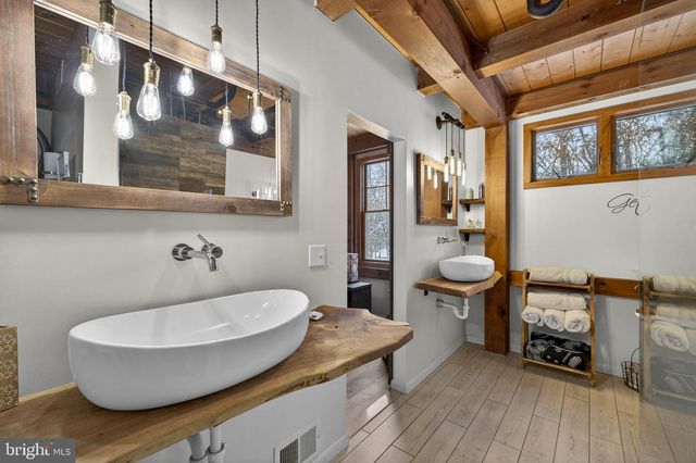 15157 PURCELLVILLE RD, Purcellville, VA 20132