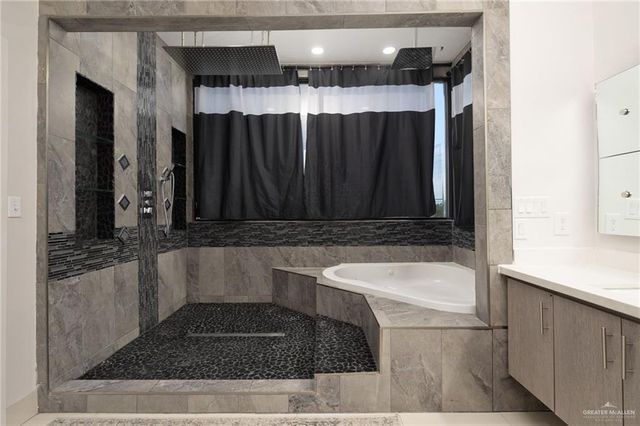 801 E Azucar Avenue, Pharr, TX 78577