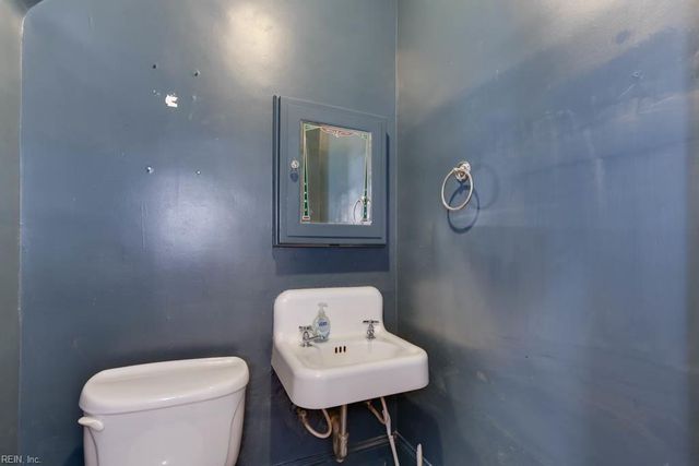 1051 Naval AVE, Portsmouth, VA 23704