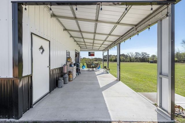 3354 Fm 155, Weimar, TX 78962