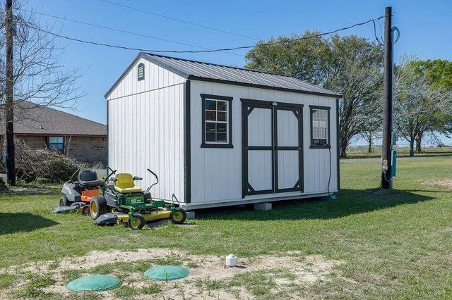 3354 Fm 155, Weimar, TX 78962