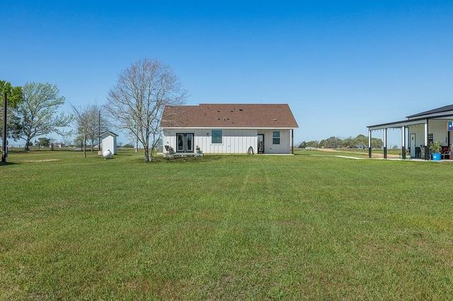 3354 Fm 155, Weimar, TX 78962