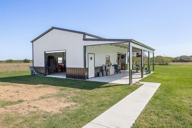 3354 Fm 155, Weimar, TX 78962