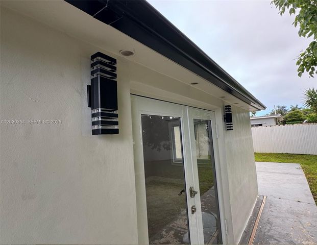 2181 SW 50th Ave, Fort Lauderdale, FL 33317