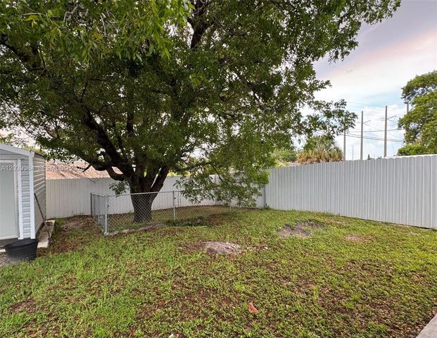 2181 SW 50th Ave, Fort Lauderdale, FL 33317