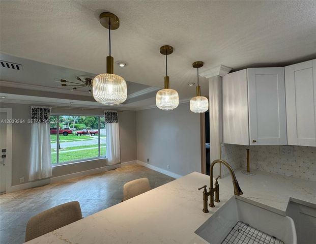 2181 SW 50th Ave, Fort Lauderdale, FL 33317