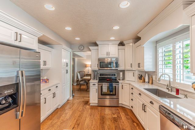 11563 S OLIVE BERRY LN, Draper, UT 84020