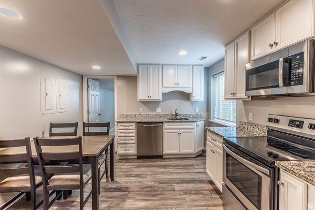 11563 S OLIVE BERRY LN, Draper, UT 84020