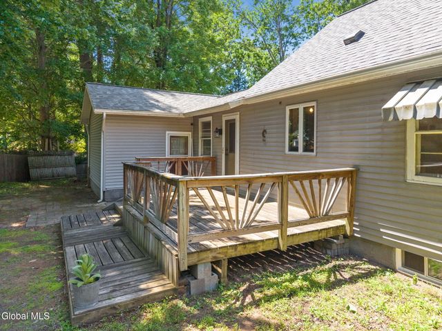19 Newcastle Road, Halfmoon, NY 12065