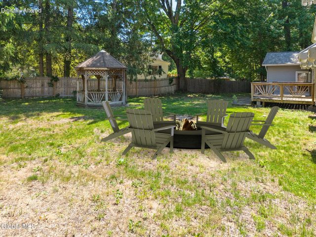 19 Newcastle Road, Halfmoon, NY 12065