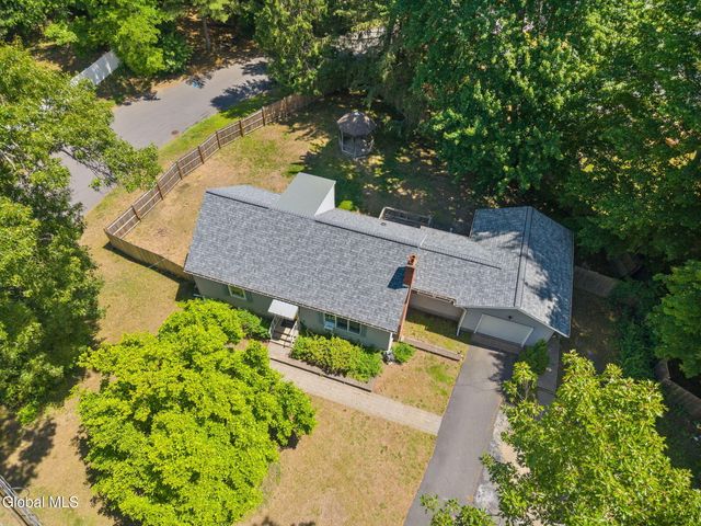 19 Newcastle Road, Halfmoon, NY 12065