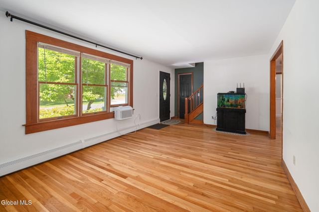 19 Newcastle Road, Halfmoon, NY 12065