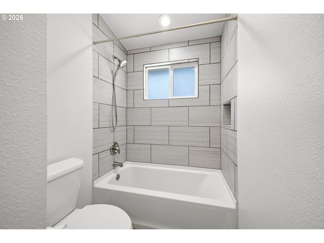 924 Nw 51ST St, Vancouver, WA 98663