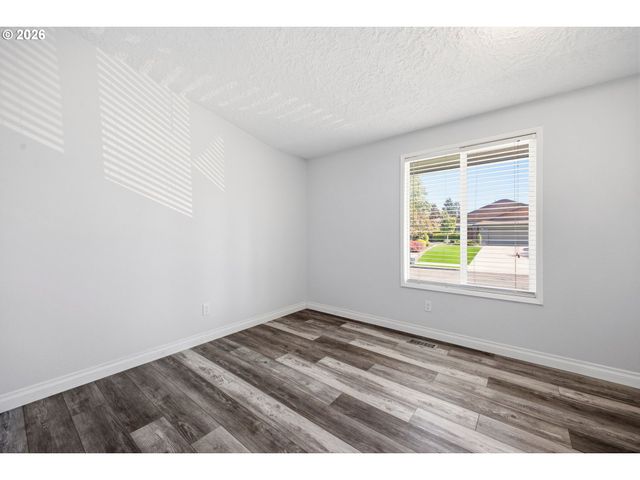 924 Nw 51ST St, Vancouver, WA 98663